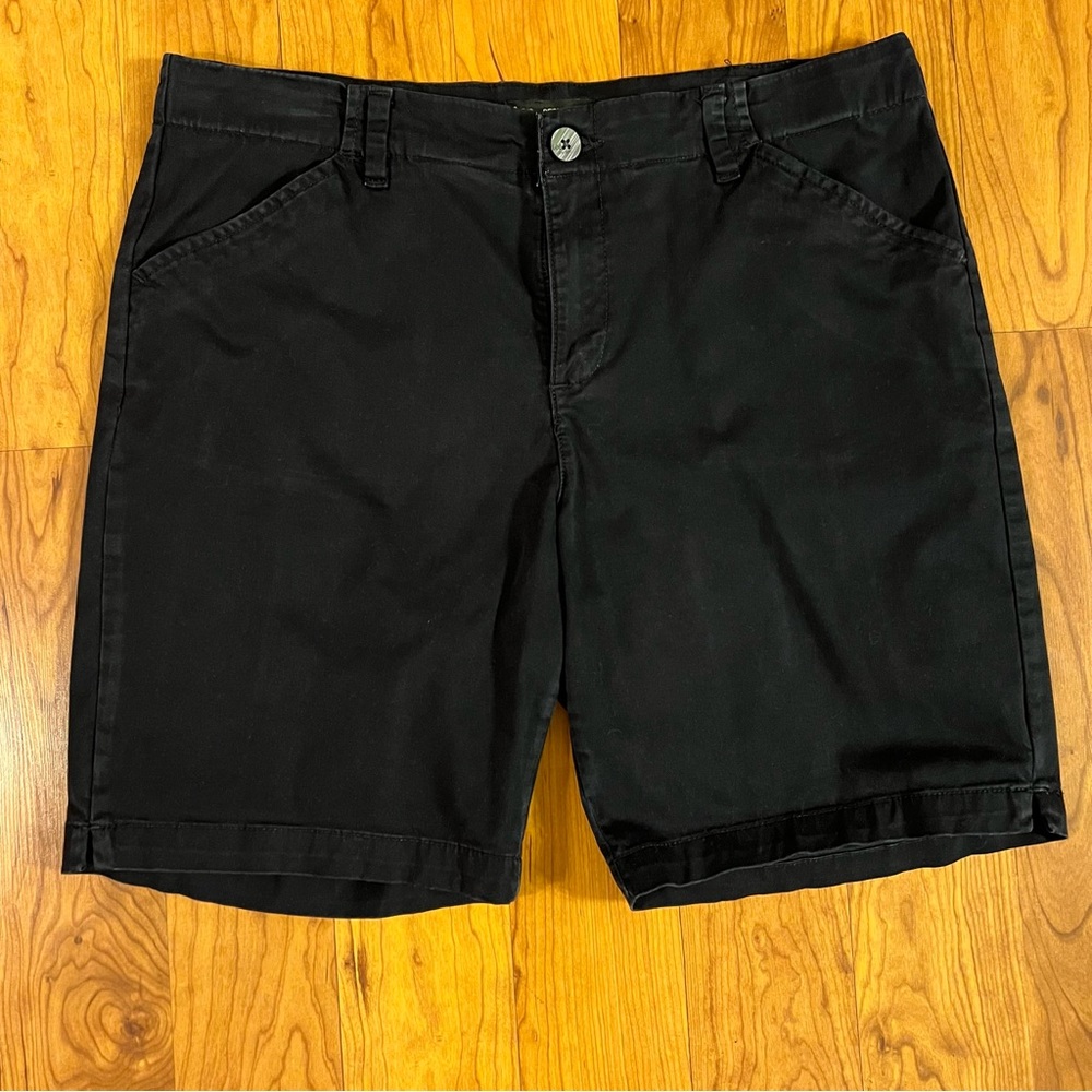 Lee Size 14 Regular Fit Mid Rise Black Shorts, Excellent Condition